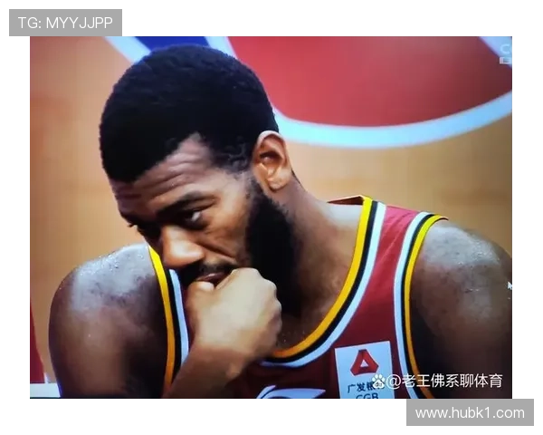 佩顿·普里查德突破创造机会提升球队关键时刻得分效率