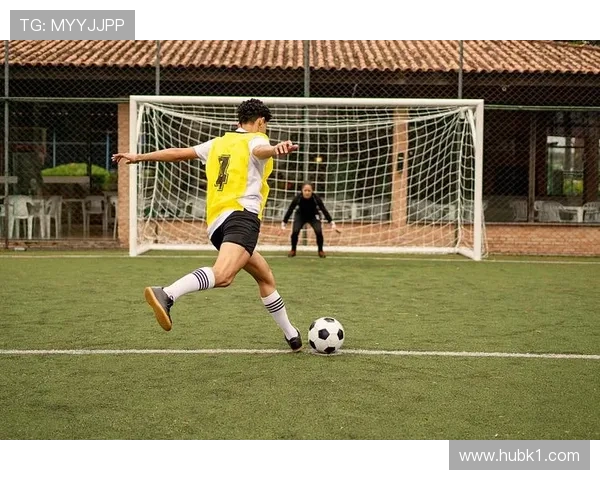 室内足球规则中哪些情况会被判罚直接任意球？