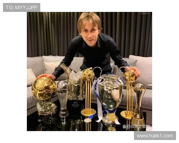 德容与莫德里奇：中场组织与节奏控制差异解析